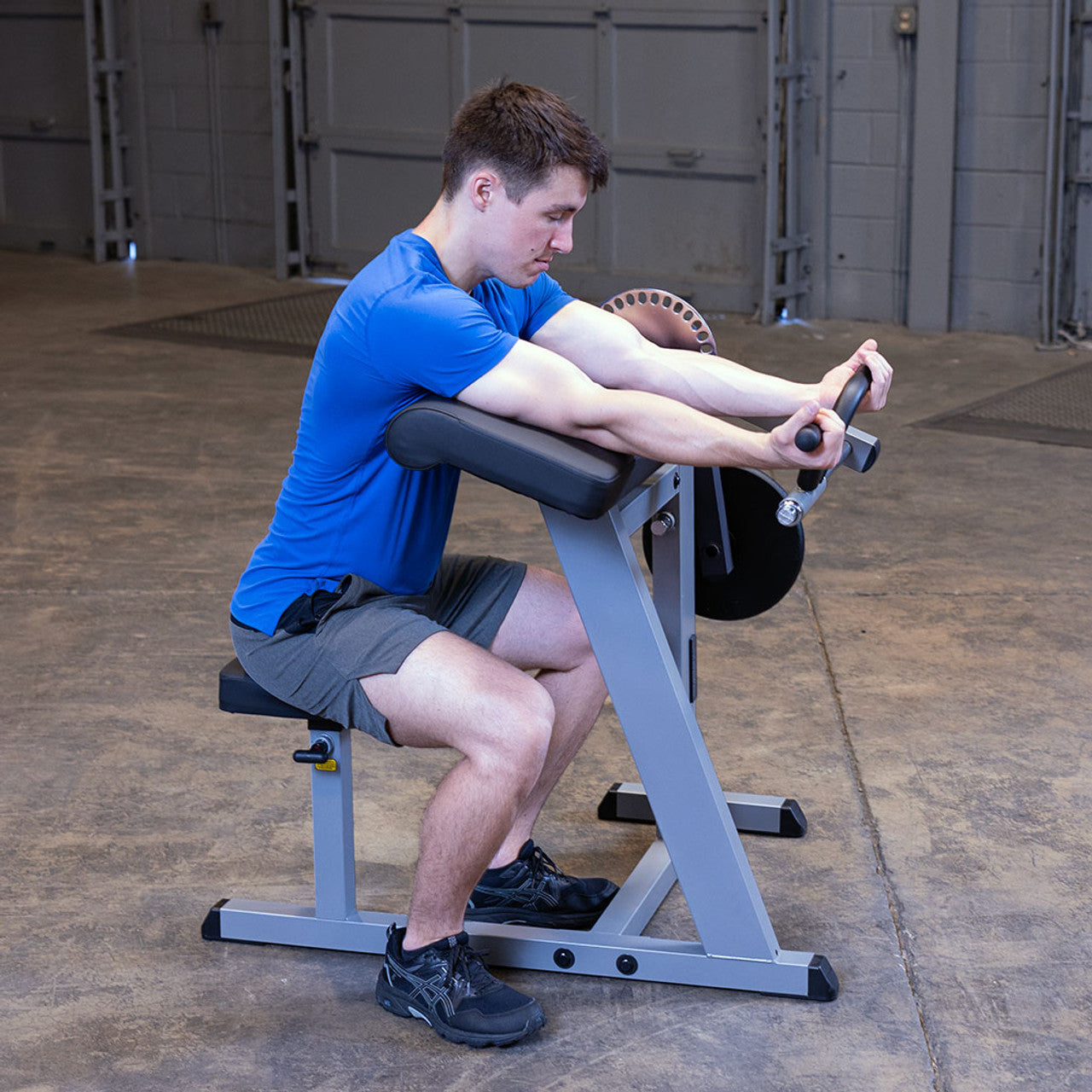 Biceps / Triceps Machine - Body-Solid GCBT380 - Plate loaded