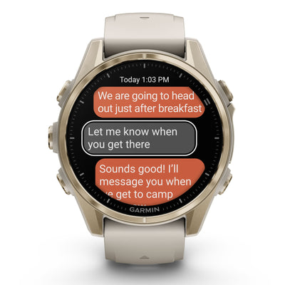 Garmin Fenix 8 Sapphire - 43 mm / AMOLED - Soft Gold avec bracelet en silicone gris brouillard/grès foncé - Montre multisport premium