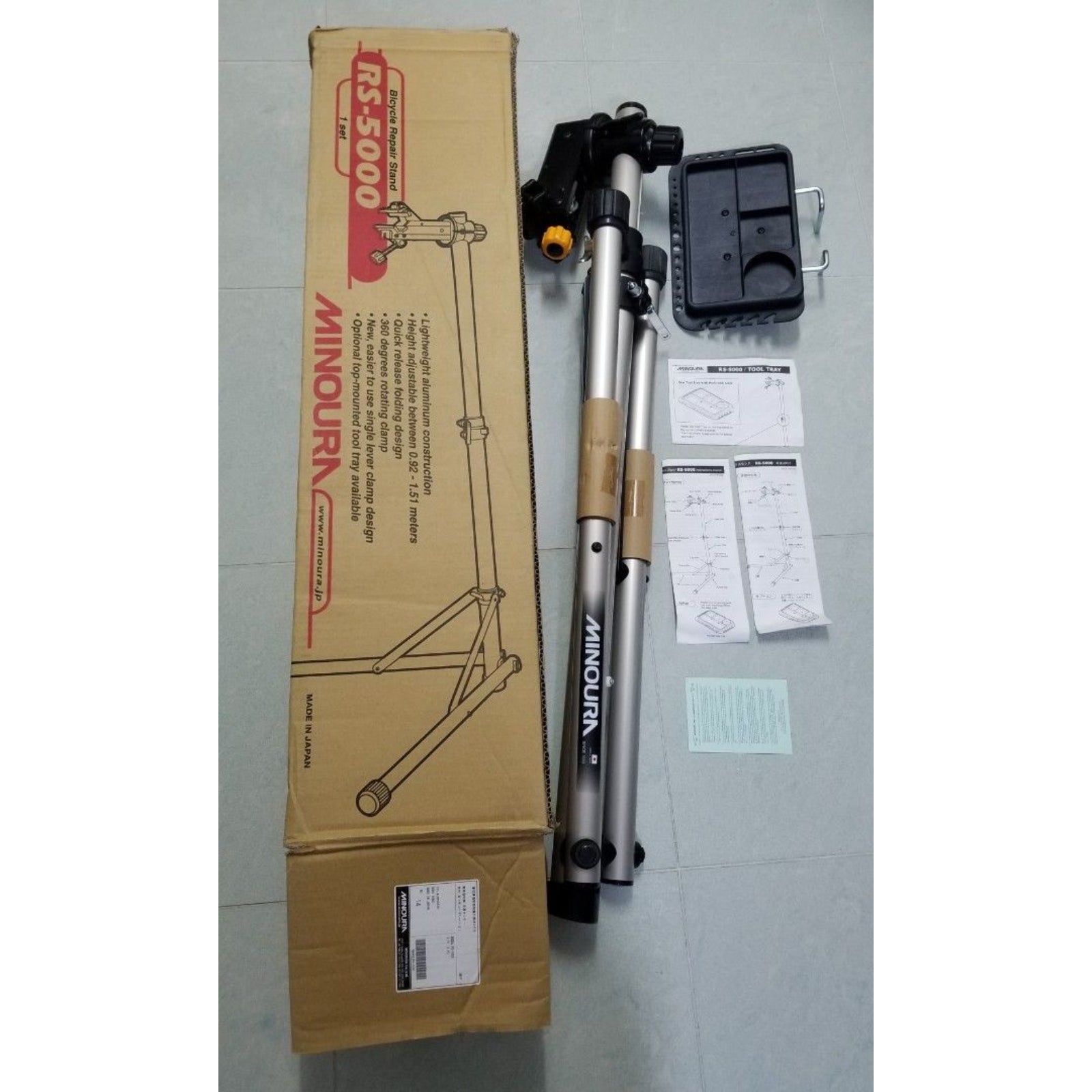 Minoura RS-5000 Arbeits- und Reparaturständer für (Renn-)Fahrräder – klappbar & Werkzeugablage