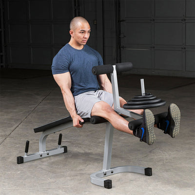 Banc d'exercices pour flexions et extensions de jambes - Body-Solid Powerline PLCE165X - Chargement sur plaques
