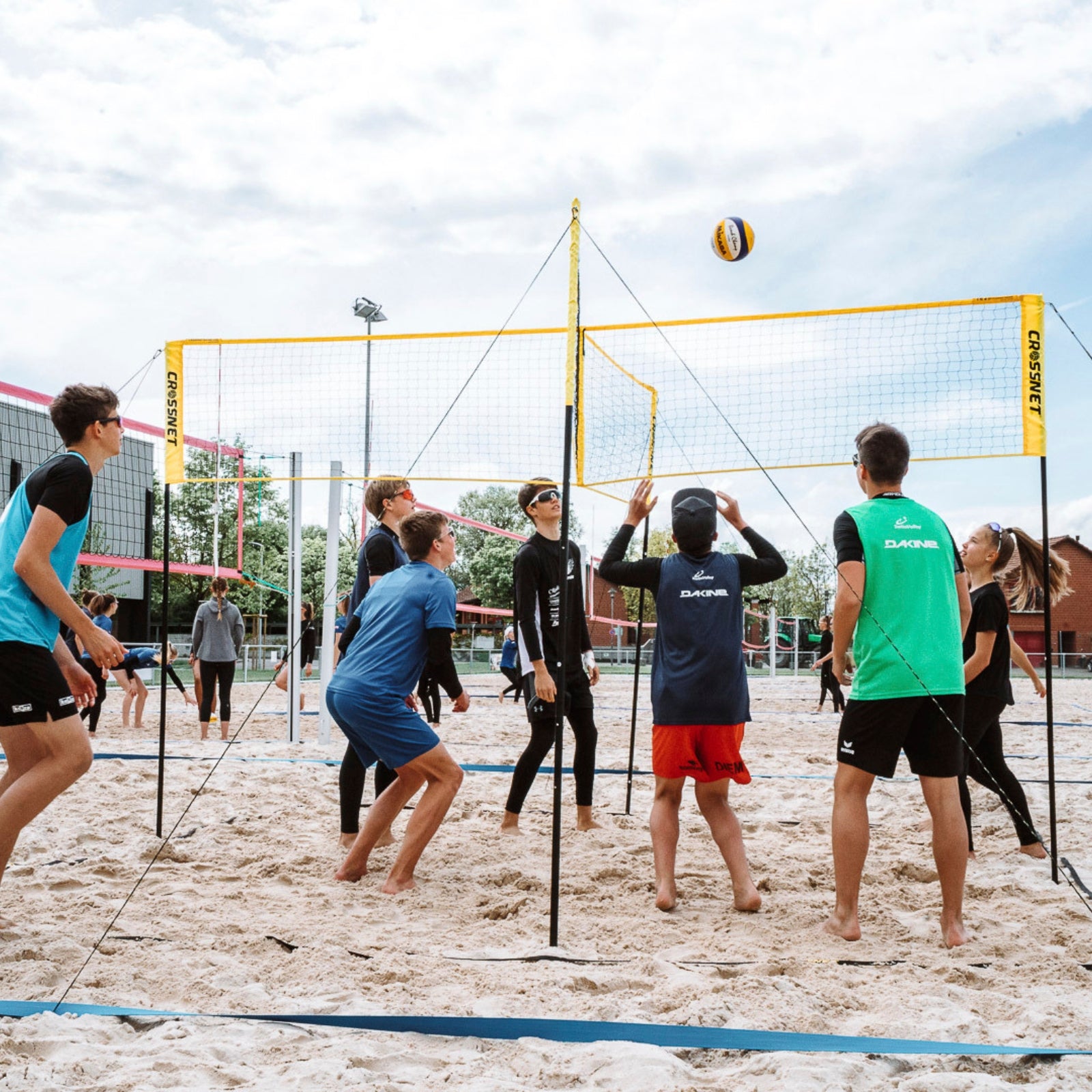 Filet transversal pour volley-ball/badminton avec 4 personnes - multifonctionnel - Crossnet