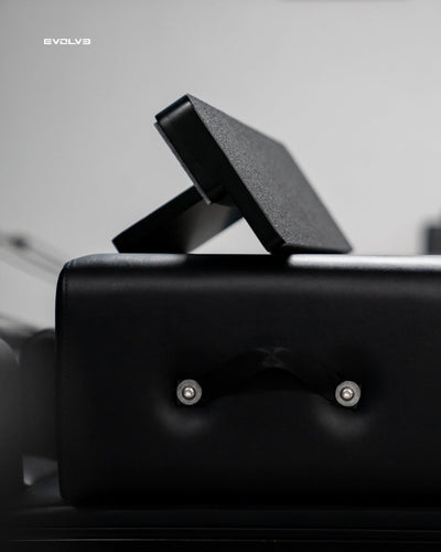 Aluminium Pilates Reformer Tower Black Edition – Platzsparend & vertikal verstaubar – Body & Exercise Pilates BE03