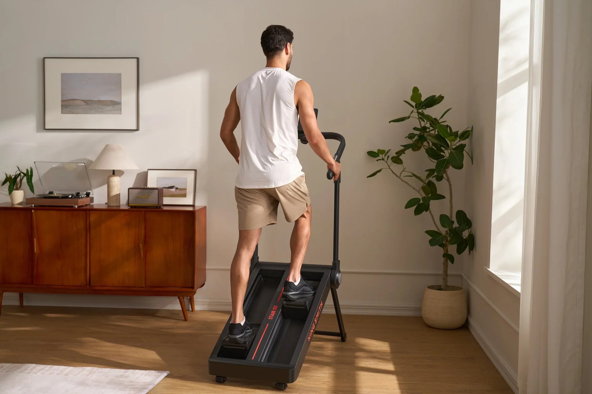 KingSmith WalkingPad StairGo inklapbare stepper met helling