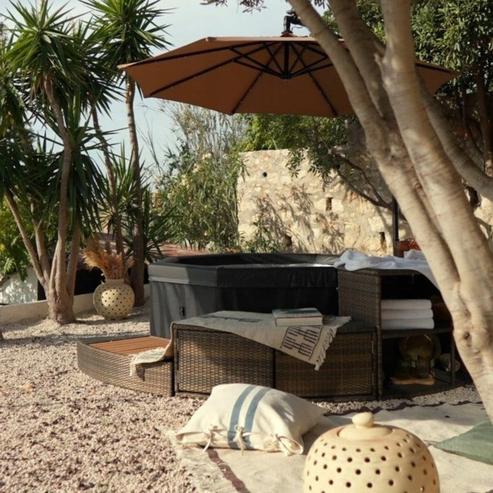 Parasol Netspa pour spa - Ø 250 x H 250 cm, protection UV50+, structure en acier avec couche de protection époxy et éclairage LED