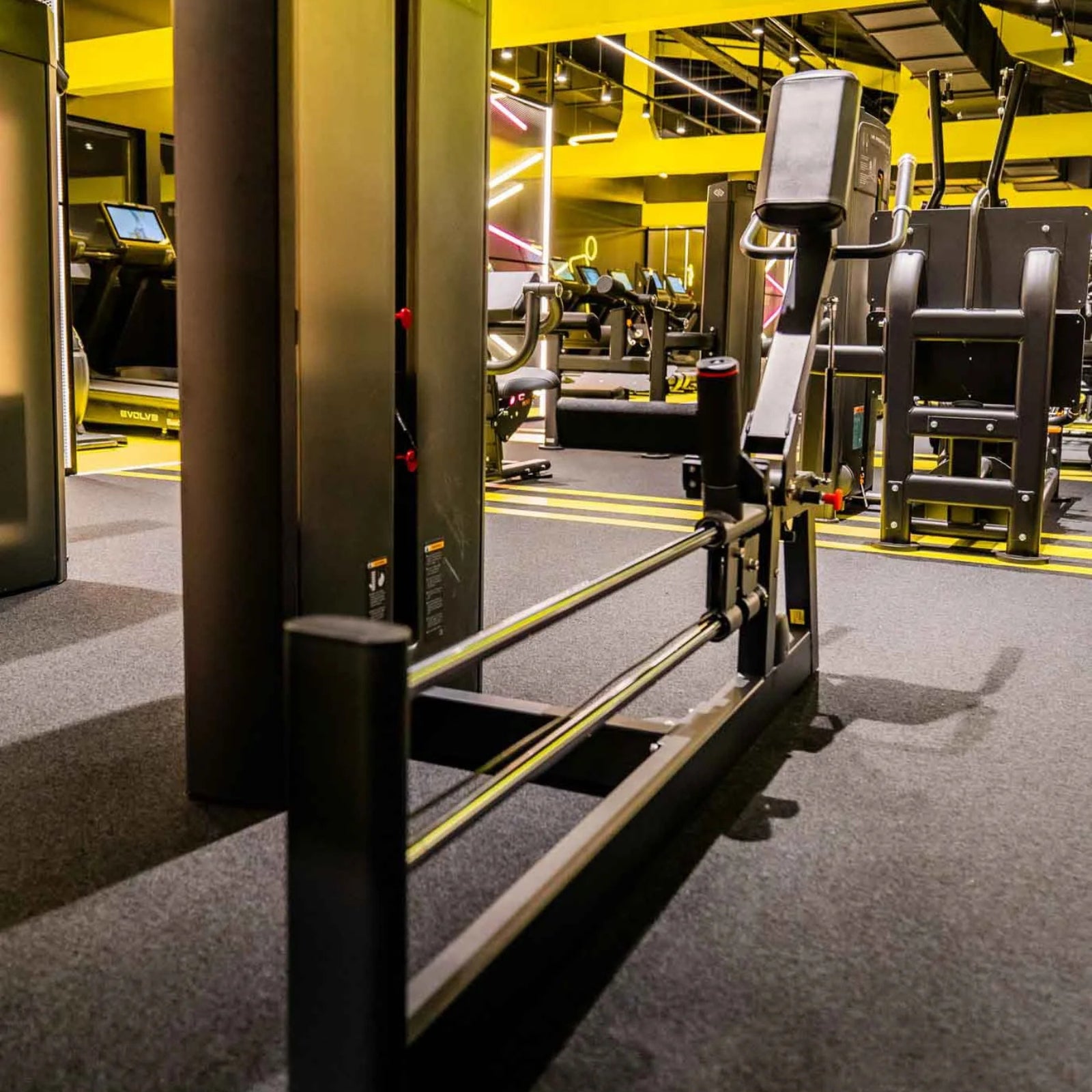 Glute Machine - Evolve Fitness SC-PR-220 Prime Series Selectorized