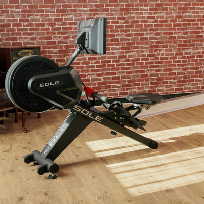 Sole Fitness SR550 roeitrainer met entertainment console