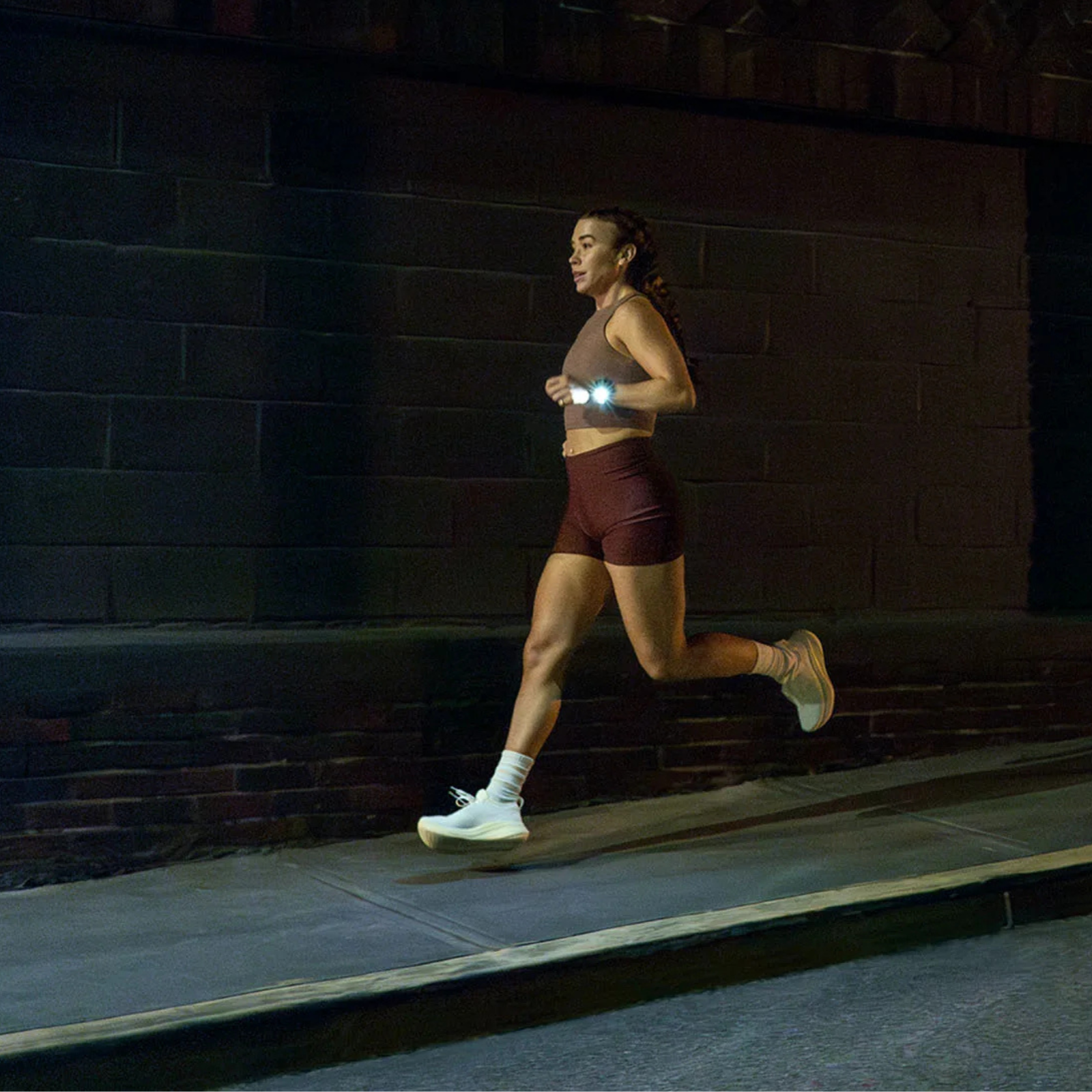 Garmin Forerunner 970 - 47mm - Premium hardloophorloge - Carbon grey dlc titanium met zwarte behuizing en zwarte/transparante whitestone band