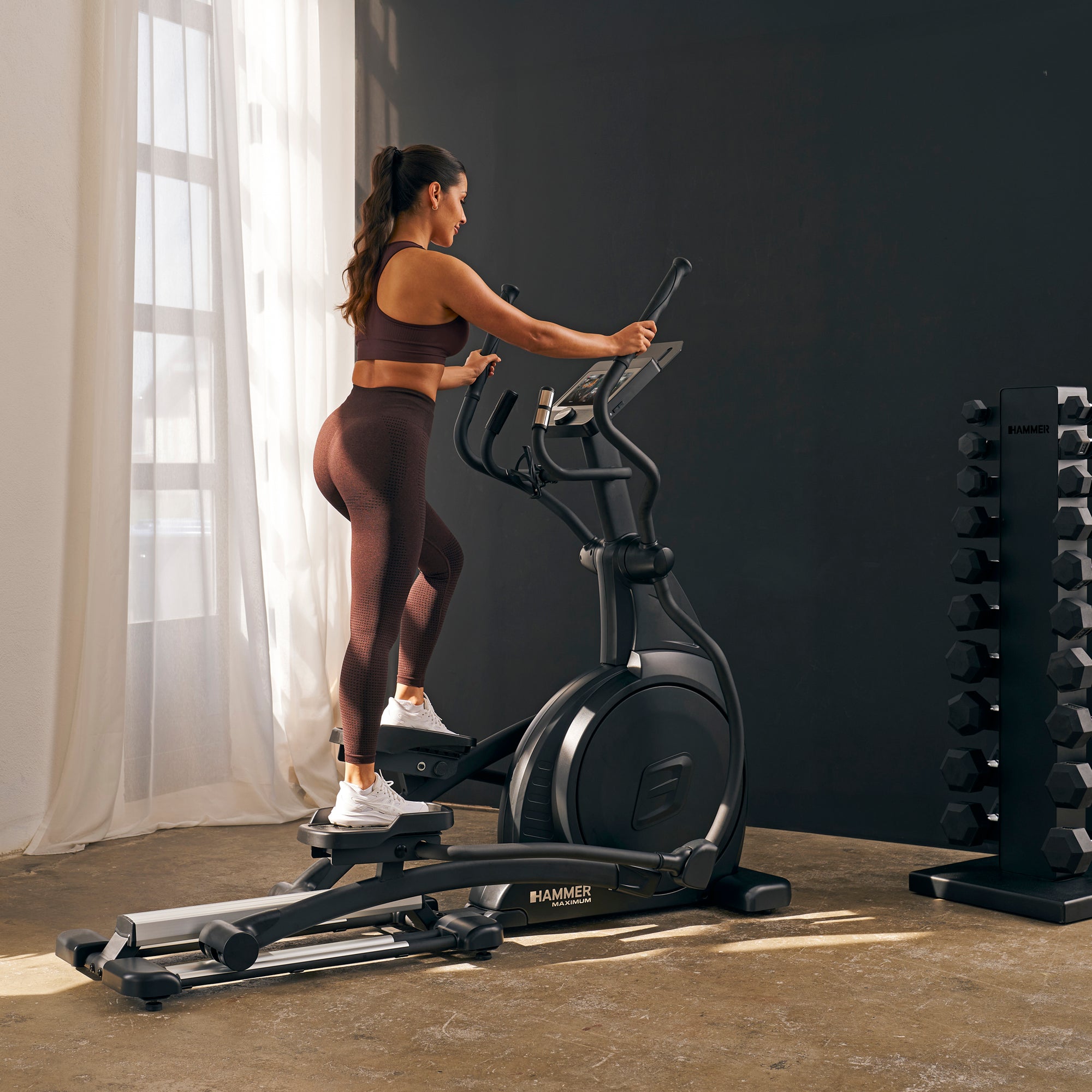 Hammer Maximum EL8000 professionele crosstrainer met 10.1" touchscreen display