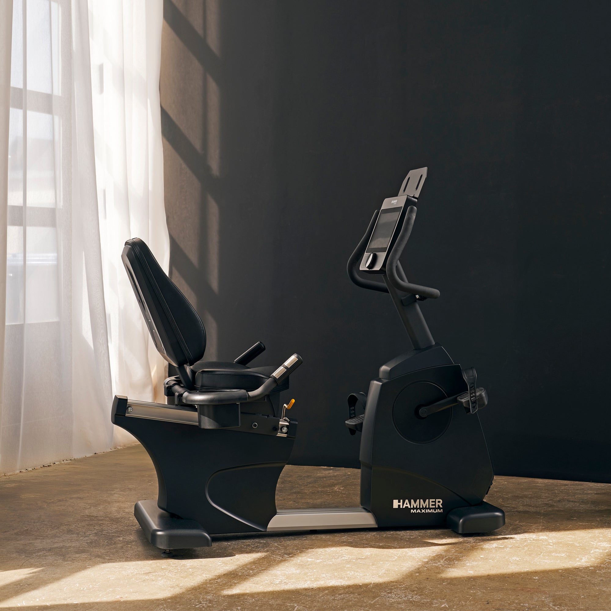 Hammer Maximum RB8000 professionele ligfiets hometrainer met 10.1" touchscreen display