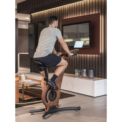 NOHRD Bike V2 Club Indoor Fiets met geintegreerd toucscreen - Gebeitst eikenhout - Gratis installatie