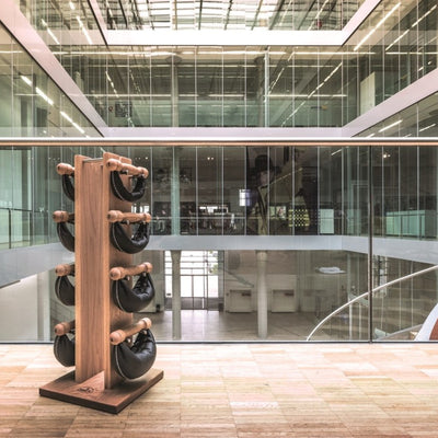 NOHRD SwingBell Toren Set Walnoot Naturel - kettlebells met opslagrek - Notenhout en leer