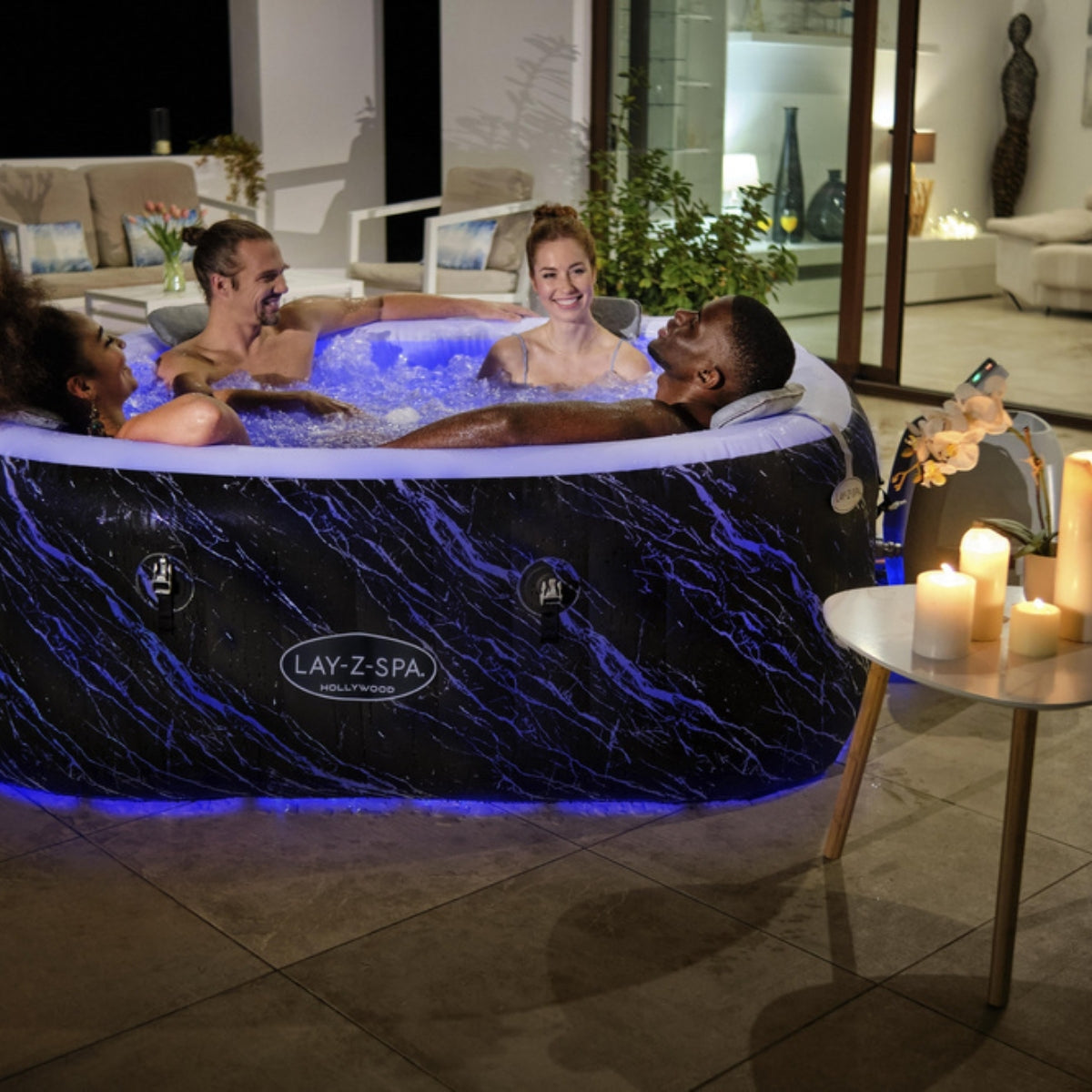 Opblaasbare spa voor 4/6 personen - Bestway Lay-Z Hollywood inclusief accessoires