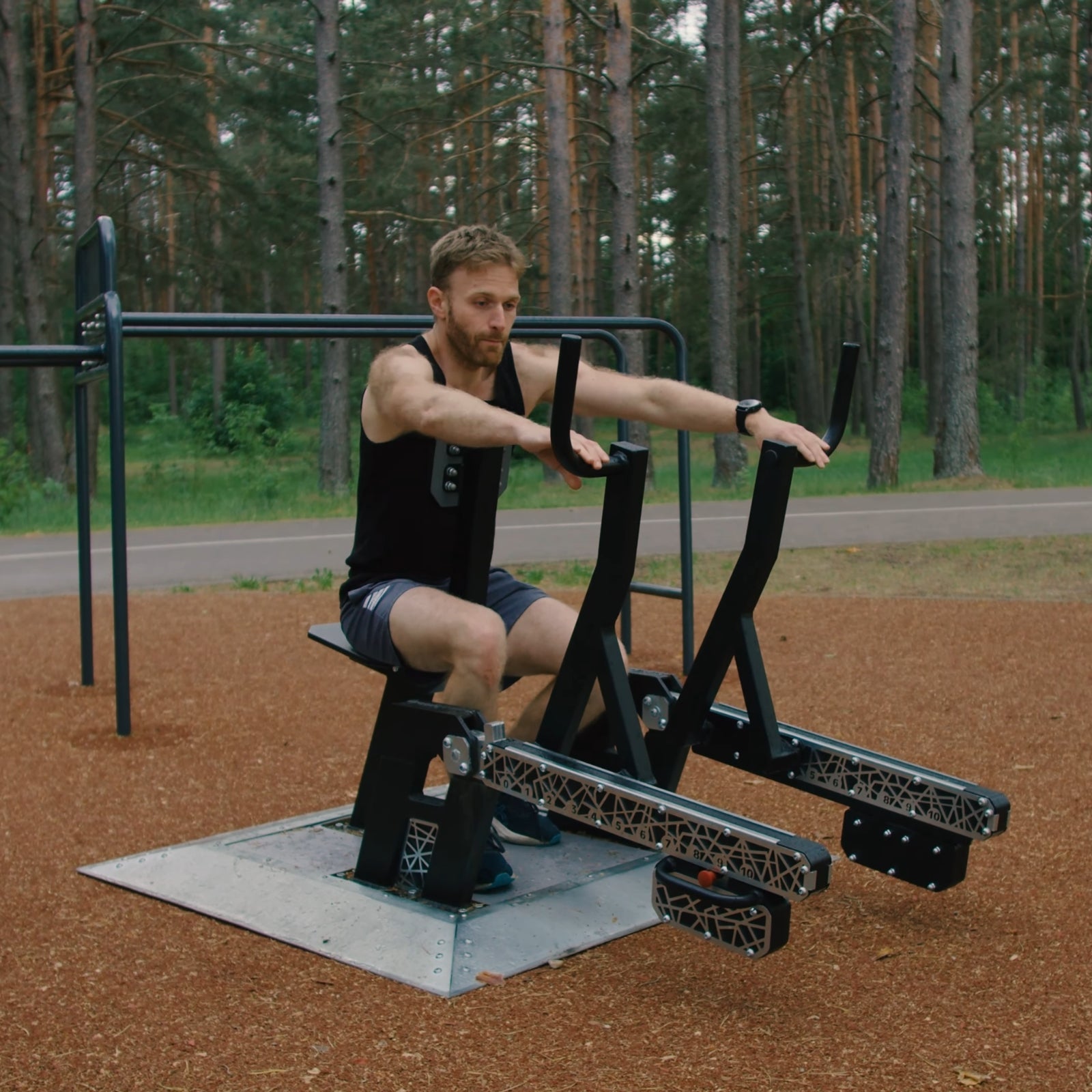 Outdoor seated row machine - Element Fitness Seated Row OG