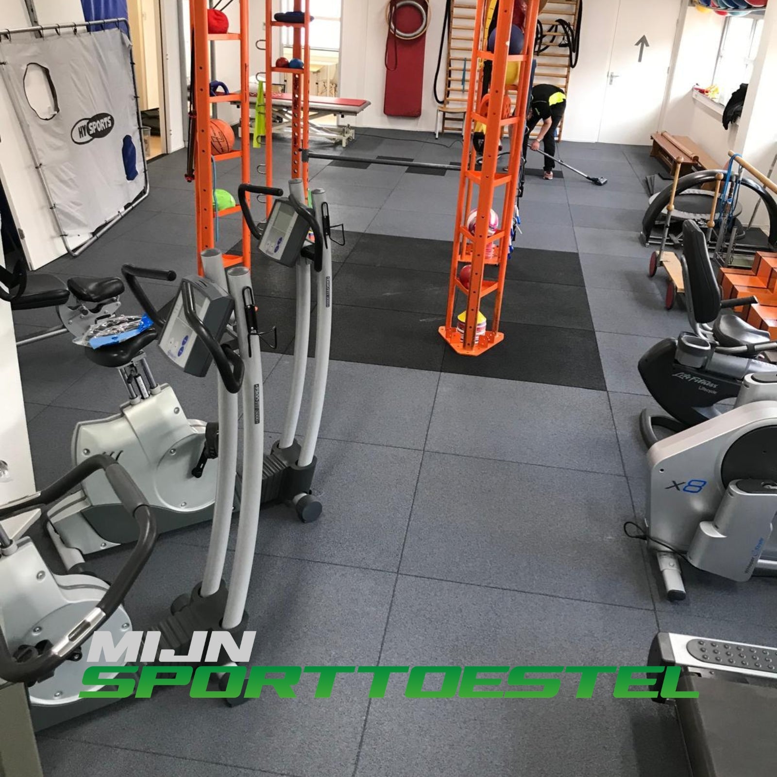 Rubberen 100 x 100 x 1.5 cm vloerelementen / sportvloer voor sport- & fitnessruimtes - nu met gratis installatie