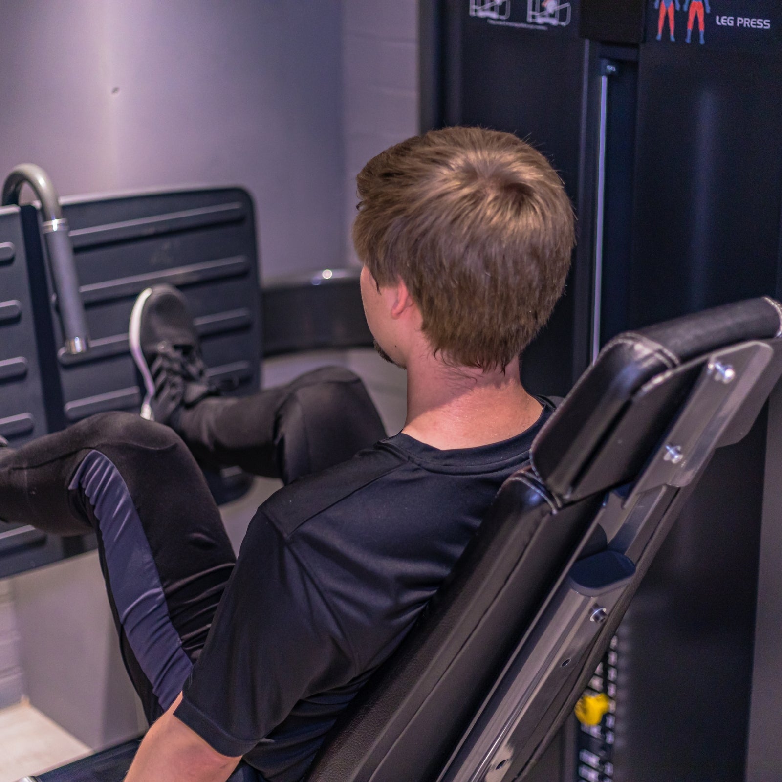 Dual Leg Press / Calf Extension Machine - Steekgewichten - Spirit Fitness SP-4608