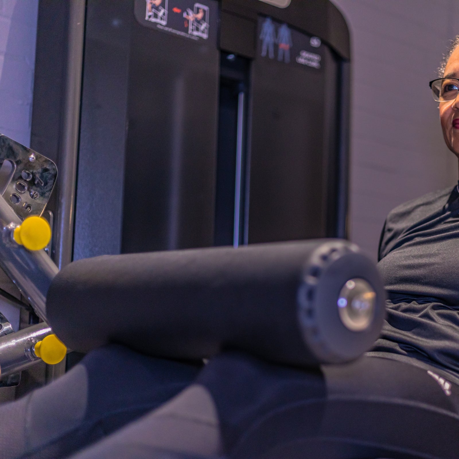 Seated Leg Curl Machine - Steekgewichten - Spirit Fitness SP-4306