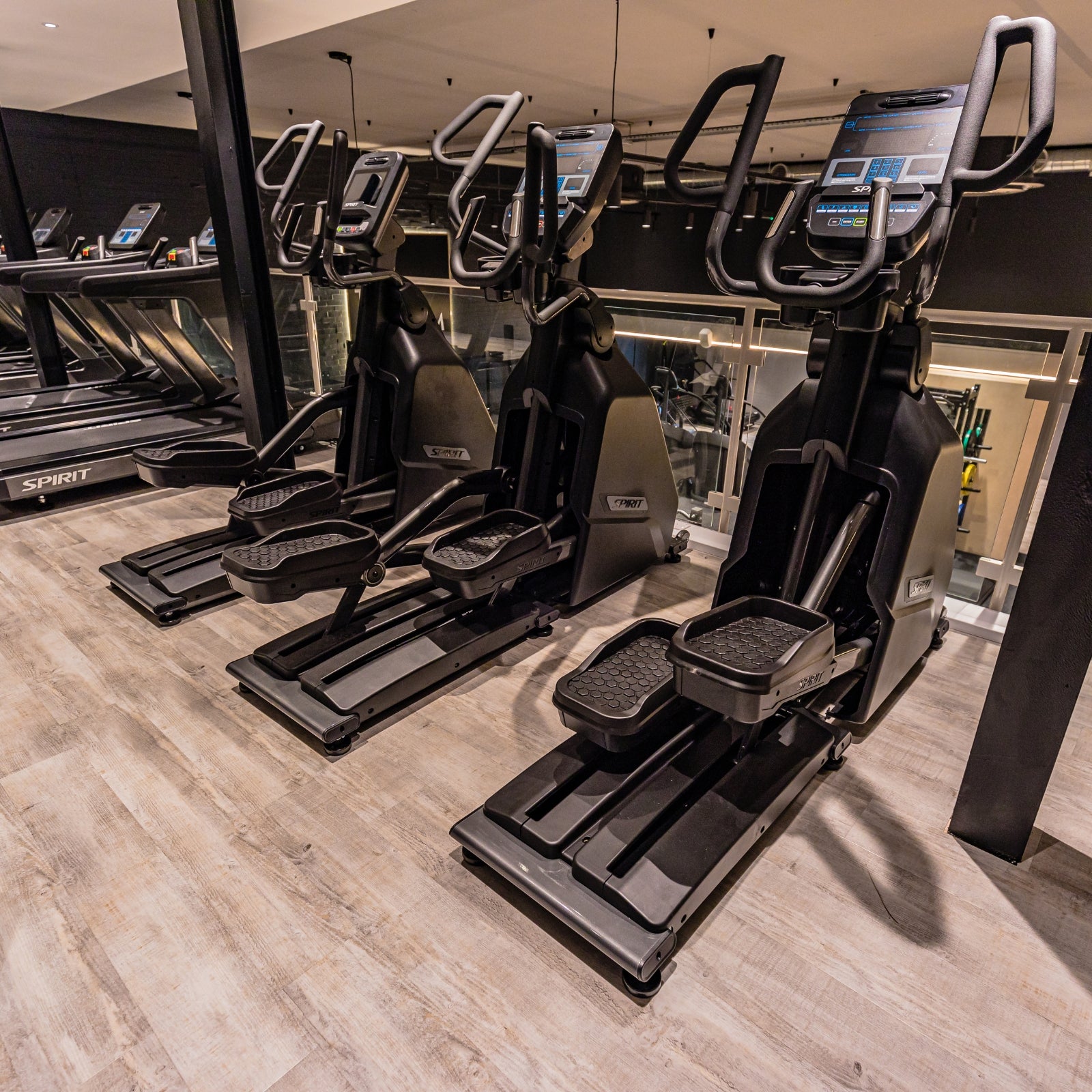 Spirit Fitness CE900LED Crosstrainer - Gratis montage