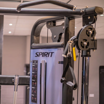 Funktionstrainer (Dual Pulley) – Stabgewichte – Spirit Fitness SP-3526